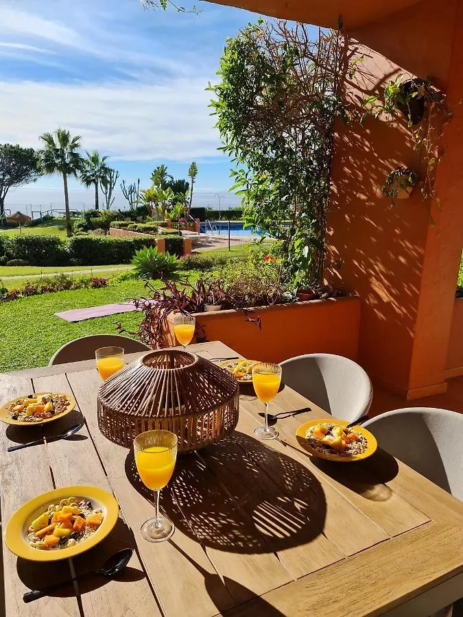 Apartment Los Molinos On The Beachfront With Pool Estepona