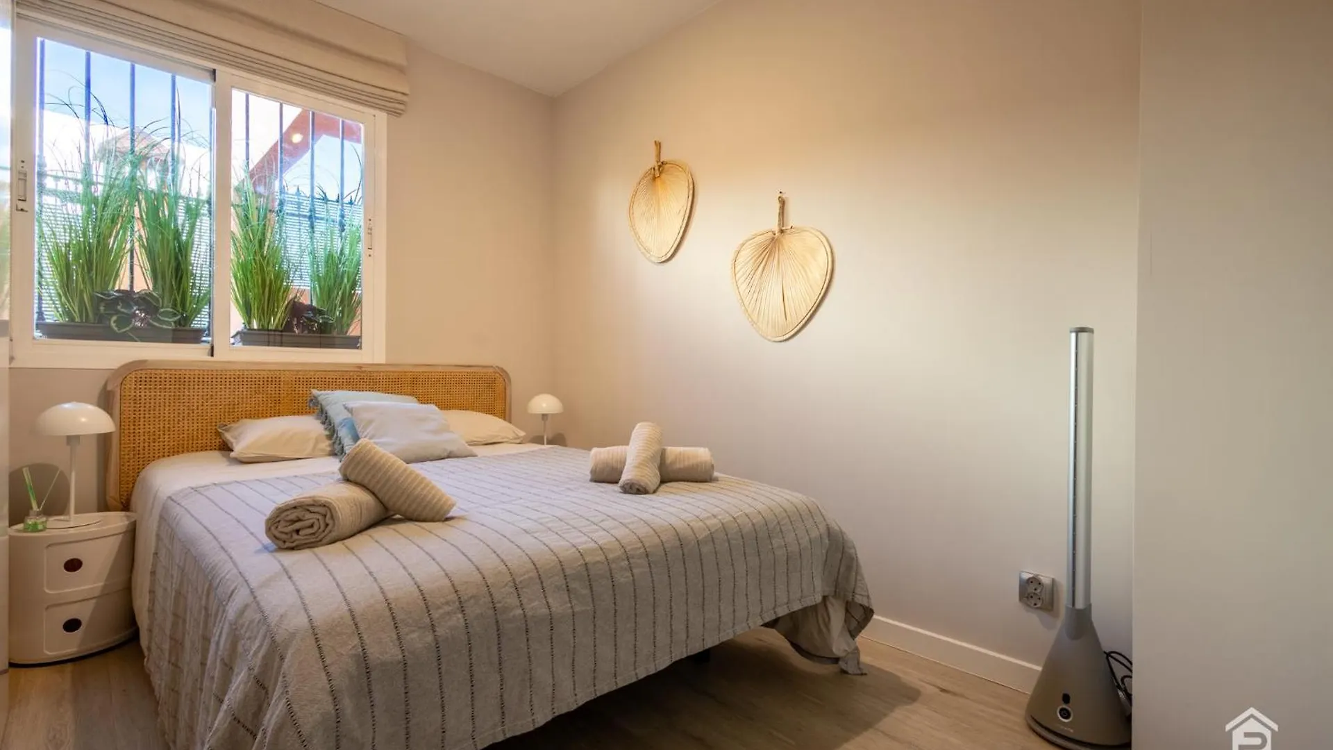 Apartment Los Molinos On The Beachfront With Pool Estepona Spain